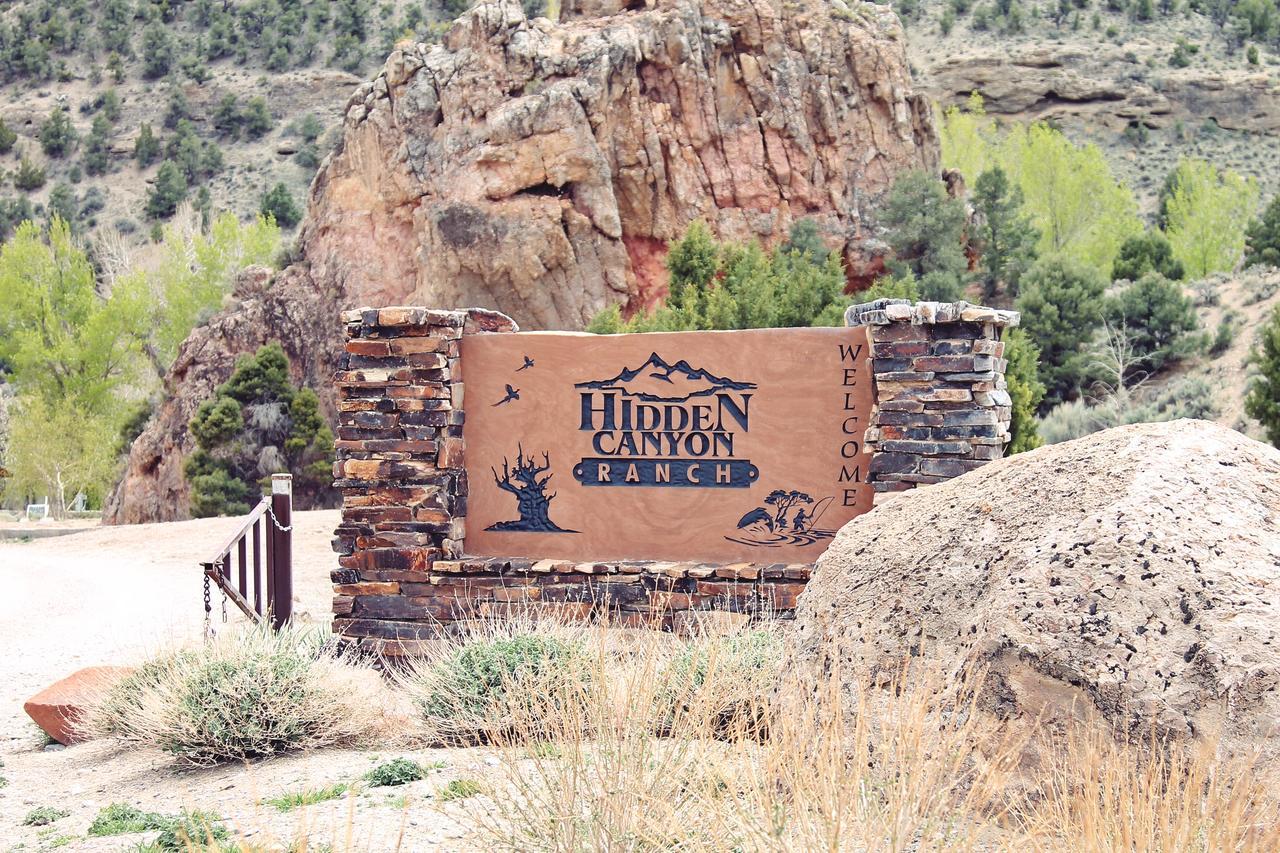 Hidden Canyon Retreat Hotel Baker Екстериор снимка